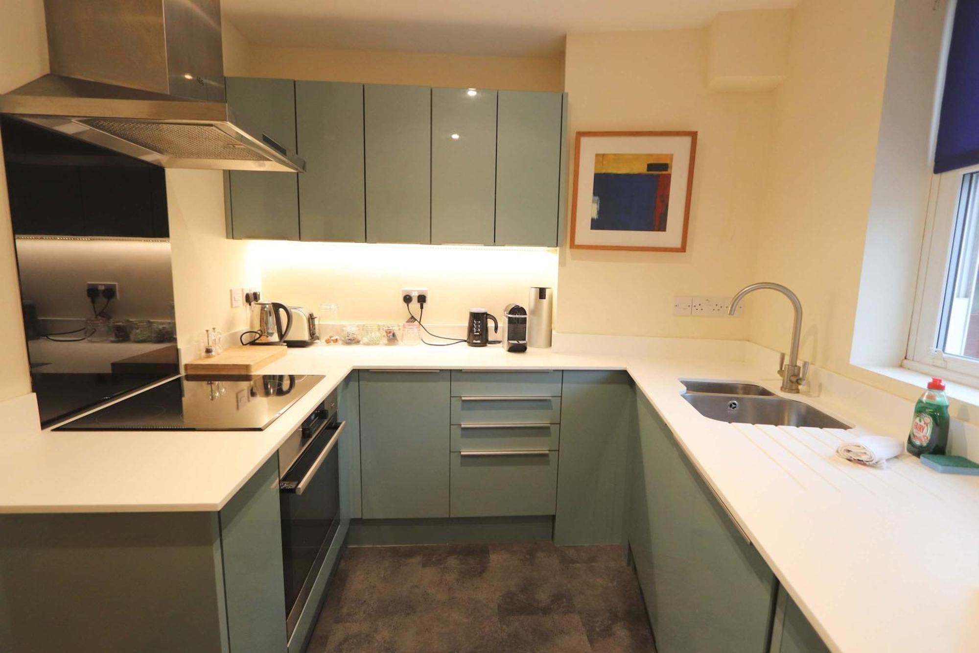 Quiet Riverside With Views And Parking- Bristol